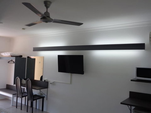 Aspley Sunset Motel - Palm Beach Accommodation 1