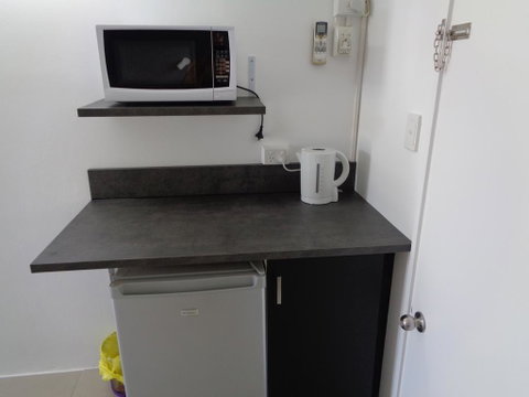 Aspley Sunset Motel - Palm Beach Accommodation 2