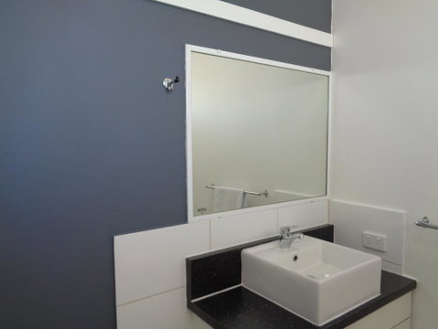 Aspley Sunset Motel - Palm Beach Accommodation 3