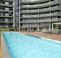 Astra Apartments Canberra - Manhattan - Palm Beach Accommodation