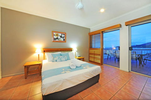 At Boathaven Bay Holiday Apartments - Palm Beach Accommodation 2