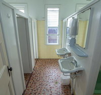 Australian Hotel - Palm Beach Accommodation