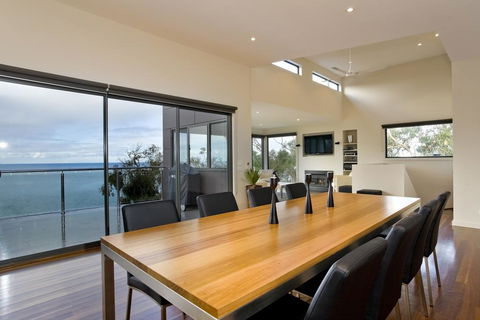 Azure - Palm Beach Accommodation 3