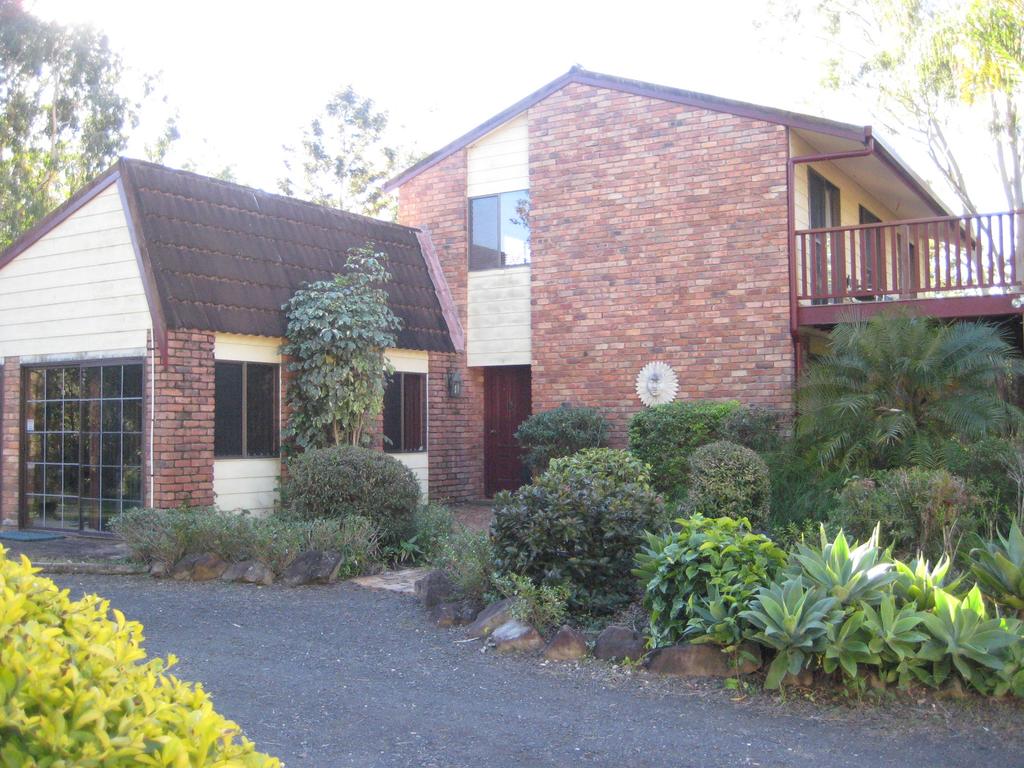 Walloon QLD Palm Beach Accommodation