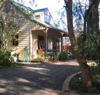Ballarat cottages incorporating yarrowee cottage and Admirals cottage - Palm Beach Accommodation