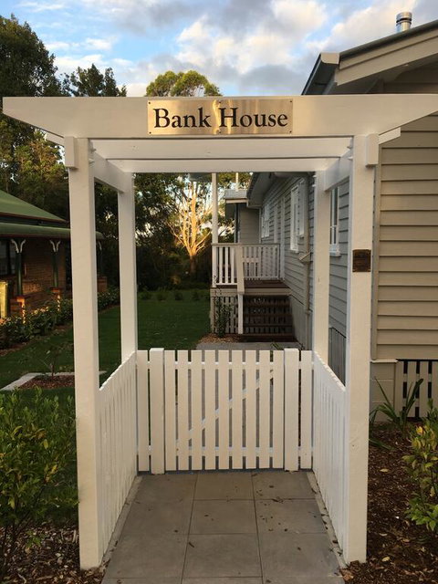 Bank House Tamborine Mountain - Palm Beach Accommodation 3