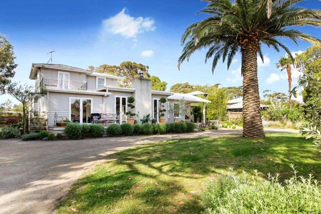 Buntine ACT Palm Beach Accommodation