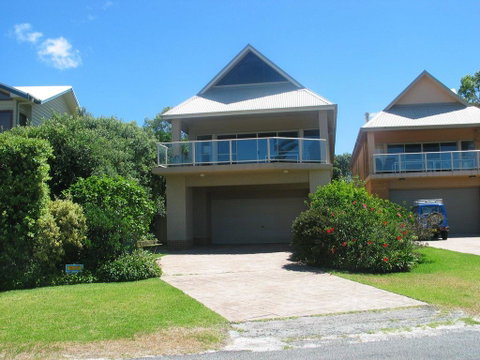 Bays Edge - Palm Beach Accommodation 2