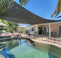 Beachcomber Trinity Beach - Palm Beach Accommodation