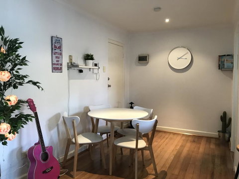 Beachfront Apartment - Palm Beach Accommodation 2