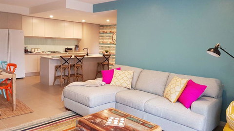 Beachfront Boogaloo - Palm Beach Accommodation 3