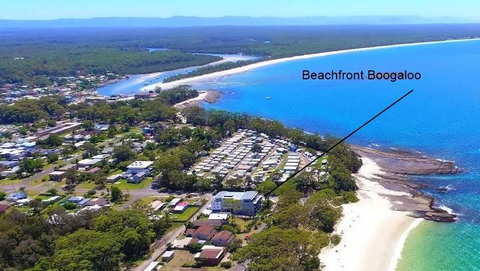Beachfront Boogaloo - Palm Beach Accommodation 1