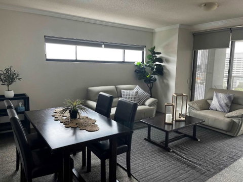 Republic Apartment - Palm Beach Accommodation 2