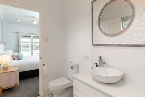 Redims Hill Cottage - Palm Beach Accommodation 2