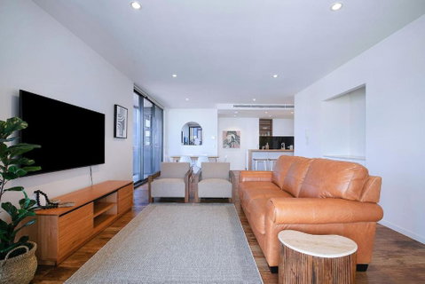 Regatta Hideaway - A Breezy Balcony Residence - Palm Beach Accommodation 3