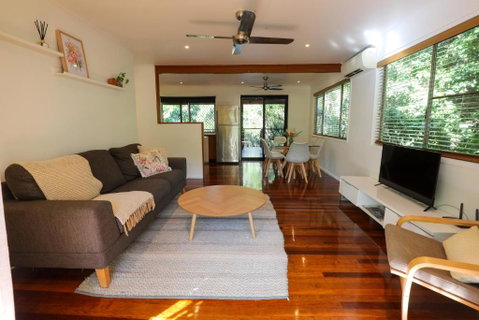 Regent Bower Cottage - Palm Beach Accommodation 1