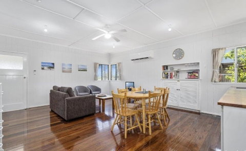 Relax On Rickman - Palm Beach Accommodation 2