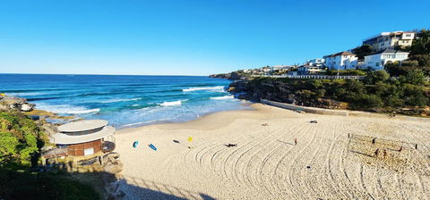 Relaxed Coastal Living With Fantastic Sea Views - Palm Beach Accommodation 3