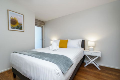 Relaxing 2BR Stay Near South Point Tuggeranong - Palm Beach Accommodation 1