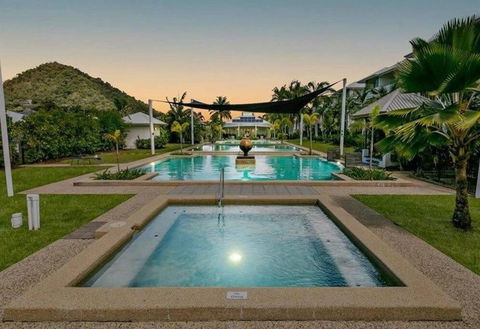 Resort Style Holiday Unit - Palm Beach Accommodation 0