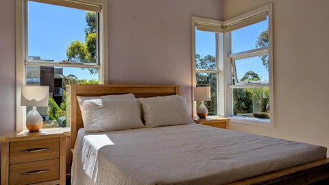 Retreat Townhouse Pentridge Village - Palm Beach Accommodation 3