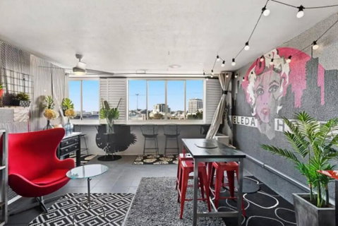 Retro Chic Vibes, Tropical Pool & Prime Location - Palm Beach Accommodation 0