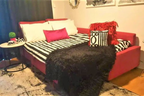 Retro Chic Vibes, Tropical Pool & Prime Location - Palm Beach Accommodation 1