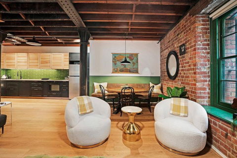 Retro Meets Industrial At Heritage Bond Store - Palm Beach Accommodation 1
