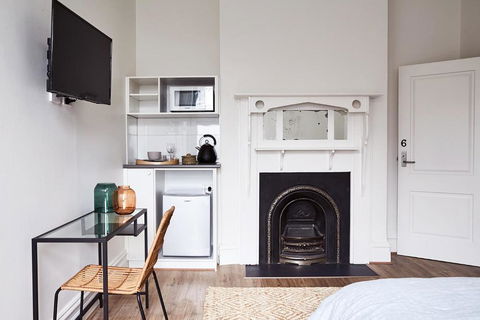 Richmond Studios By Short & Long Stays - Palm Beach Accommodation 2
