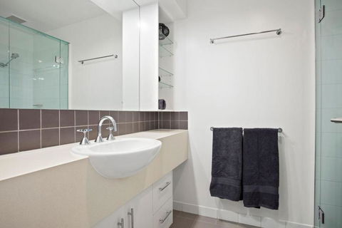 Rip N View - Palm Beach Accommodation 2