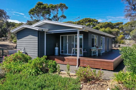 River Retreat - Palm Beach Accommodation 2