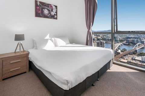 River-View Unit With Rooftop Pool Near Museums - Palm Beach Accommodation 3