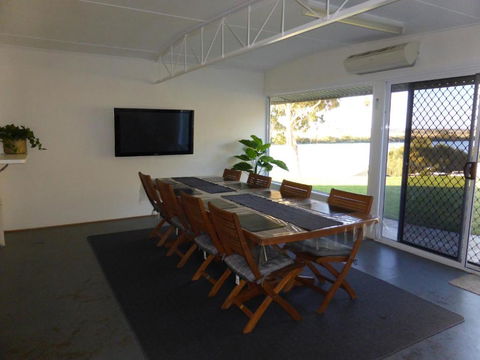 Riverfront Holiday House - Palm Beach Accommodation 1