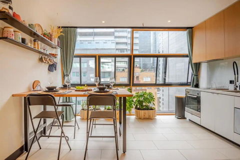 Riverside Apartment Melbourne CBD - Palm Beach Accommodation 0