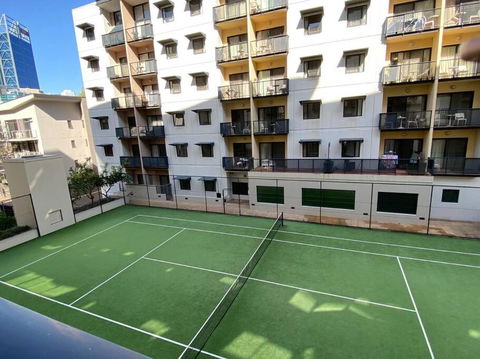 RIVERSIDE CITY VIEW PARKING NETFLIX WIFI WINE FREE - Palm Beach Accommodation 3