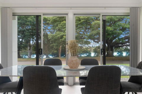 Riverside Serenity - Palm Beach Accommodation 0
