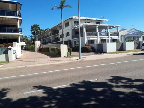 Residential Two-bedroom Unit On The Strand, Self-check In, Wi-fi - Palm Beach Accommodation 3