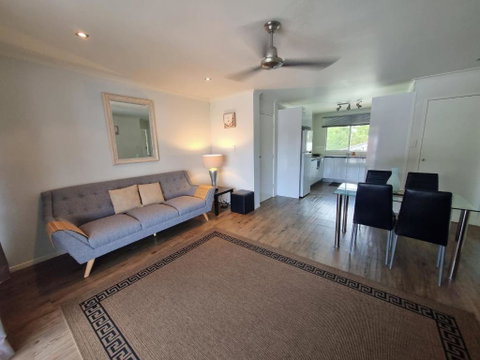 Residential Two-bedroom Unit On The Strand, Self-check In, Wi-fi - Palm Beach Accommodation 0