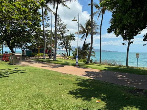 Residential Two-bedroom Unit On The Strand, Self-check In, Wi-fi - Palm Beach Accommodation 1