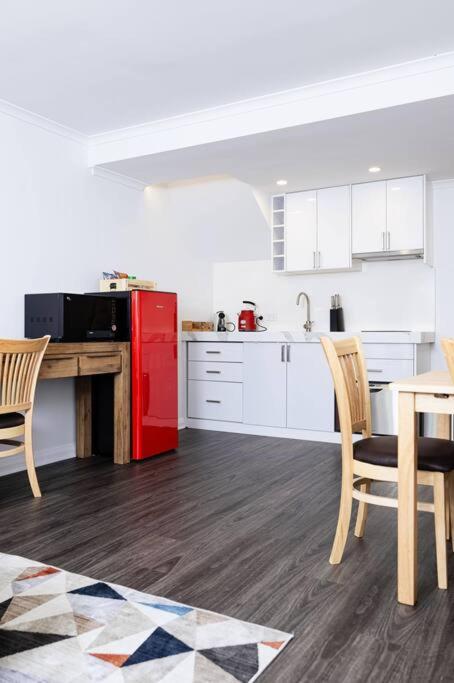 Salamanca Getaway Battery Point - Palm Beach Accommodation 0