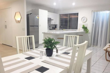 Robin Joy with Palm Beach Accommodation