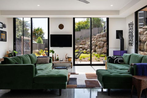 Rocky Hollow - Palm Beach Accommodation 3