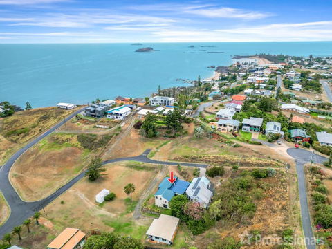 Rocky Retreat At Emu Park - Palm Beach Accommodation 2