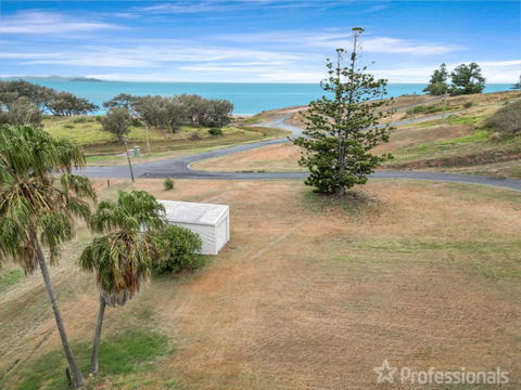 Rocky Retreat At Emu Park - Palm Beach Accommodation 3
