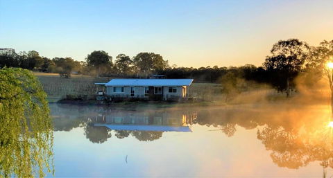 Romantic Lakehouse Set In A Private Vineyard In The Hunter Valley - Palm Beach Accommodation 1