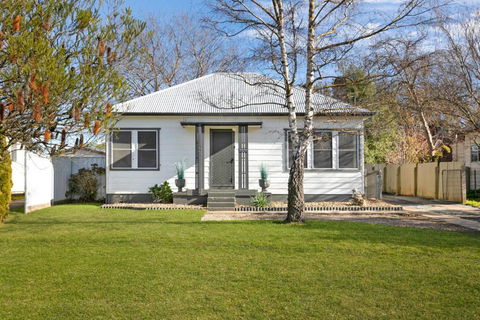 Ronelle Cottage - Palm Beach Accommodation 0
