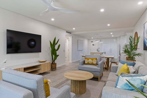 Rooftop Resort Oasis At Temple With Spa - Palm Beach Accommodation 2