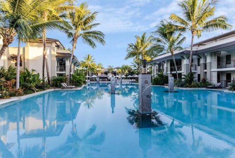 Rooftop Tranquility At Stunning Temple Resort - Palm Beach Accommodation 3