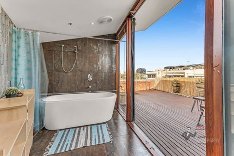 Rooftop Warehouse In Fitzroy - Palm Beach Accommodation 1