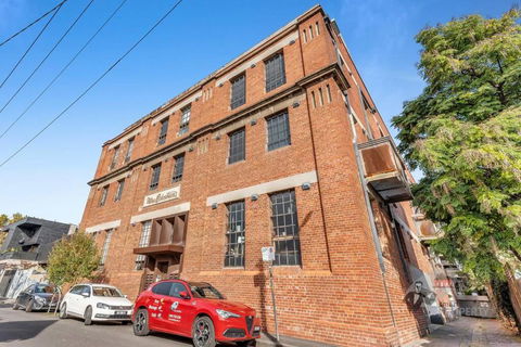 Rooftop Warehouse In Fitzroy - Palm Beach Accommodation 2